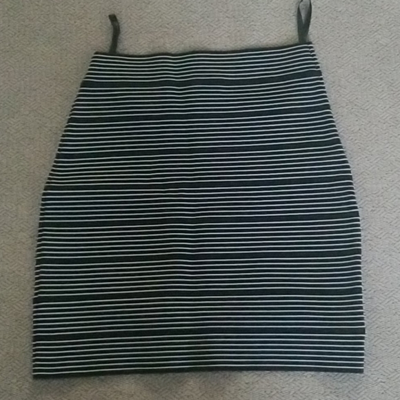 Skirt - Picture 3 of 3